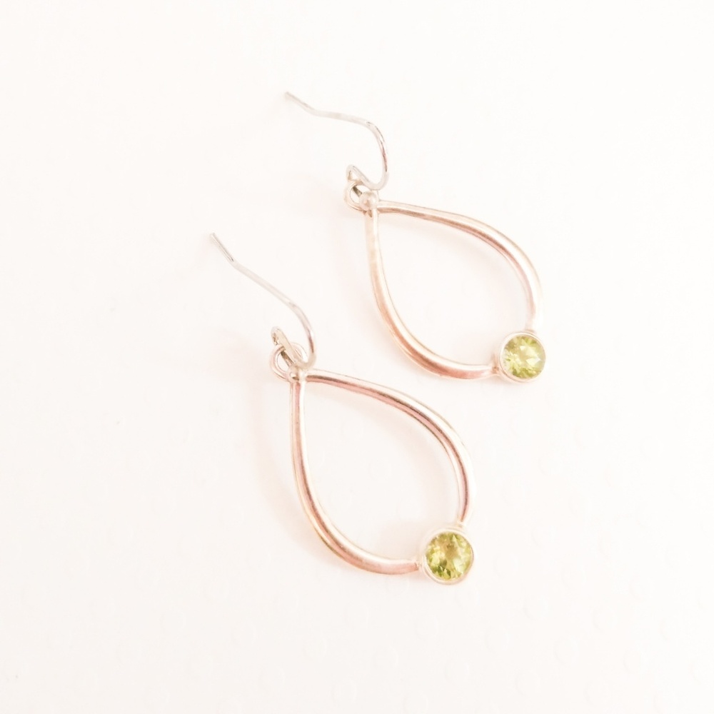 Pandora Retired Peridot Dangle Earrings NWOT